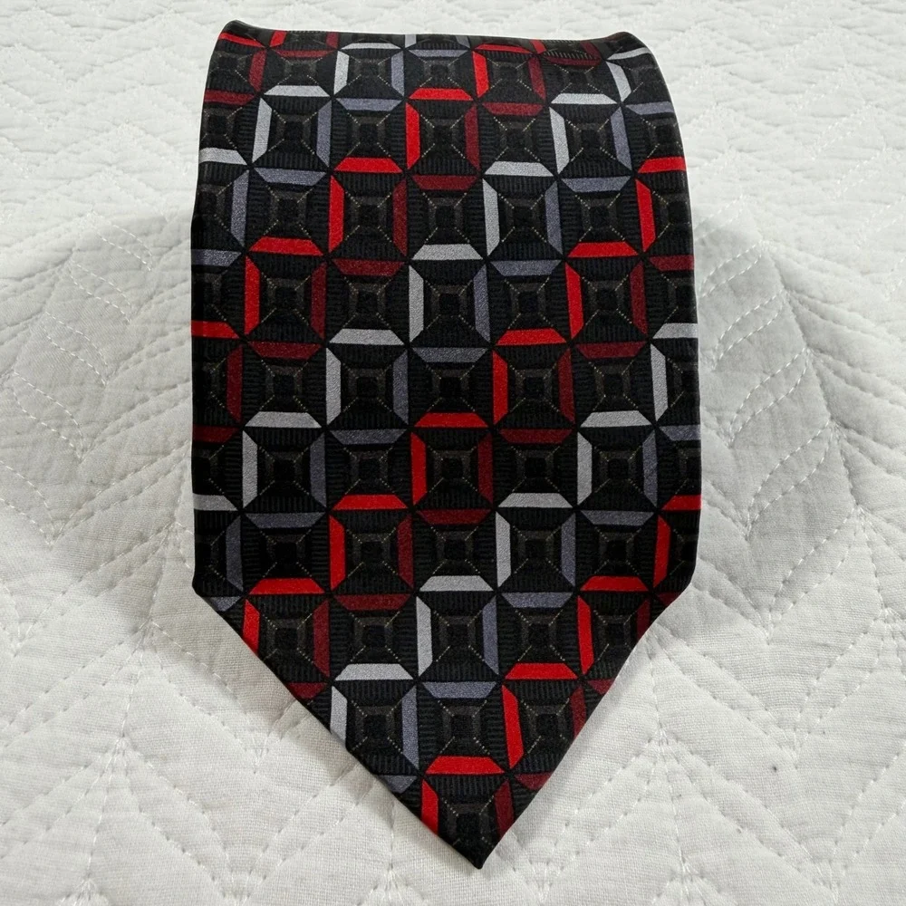 Kilburne and Finch‎ Men's Geometric Pattern 100% Silk Necktie 59x3.5 Red Gray